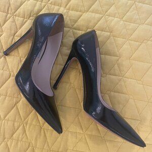 Prada saffiano leather black pump size 7 1/2 - good condition